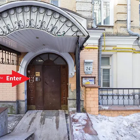 -911 Mikhailovsky Apartment